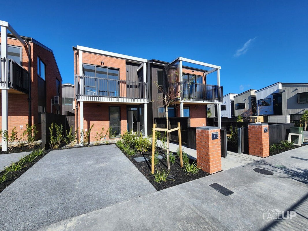 8 Rahopuru Road, WESTGATE, AUCKLAND - Carousel 2