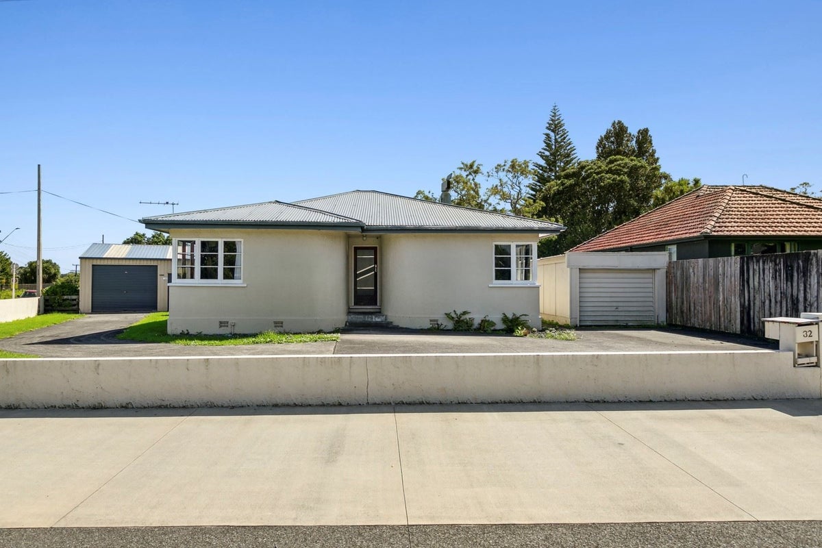 32 Huatoki Street, Vogeltown, New Plymouth - Carousel 2