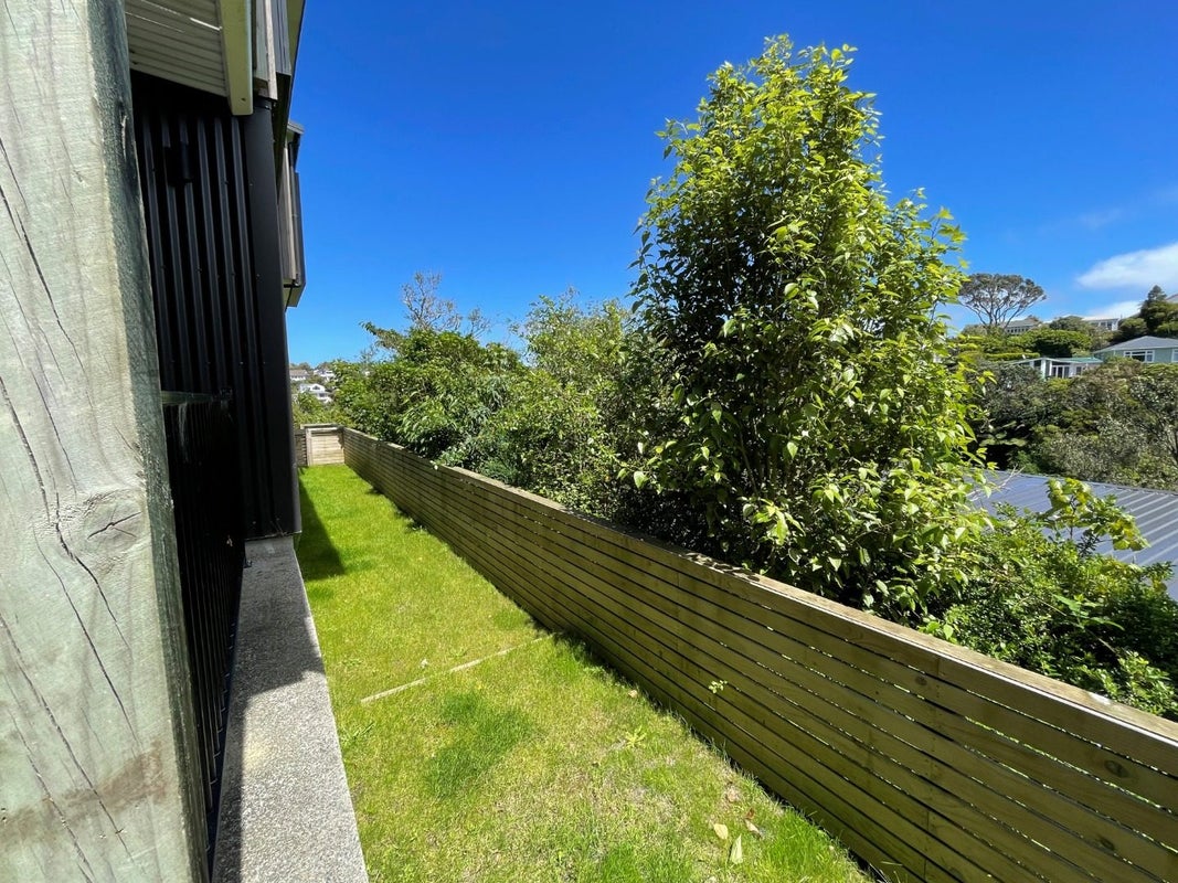 36 Delhi Cres, Khandallah , Wellington - Carousel 11