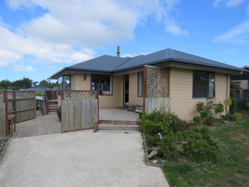 20 Gordon Street, Weston, Oamaru - Carousel 1