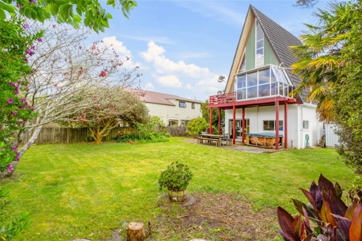 34 Ferry Parade, Herald Island, Auckland - Carousel 18