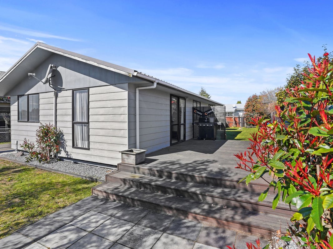 1A Bahama Place, Hornby, Christchurch - Carousel 1