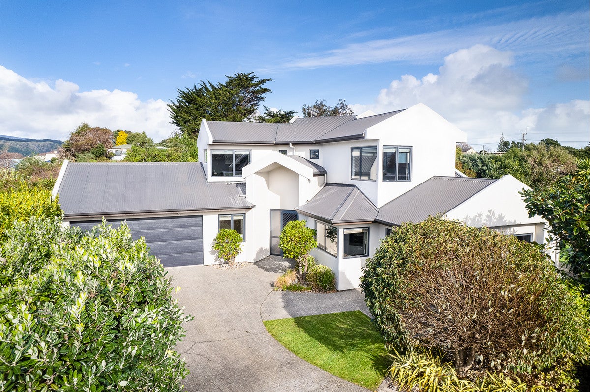 4 Avion Terrace, Raumati Beach, Paraparaumu - Carousel 1