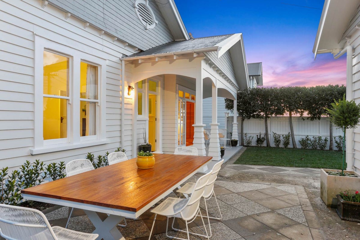 14 Kingsview Road, Mount Eden, Auckland - Carousel 2