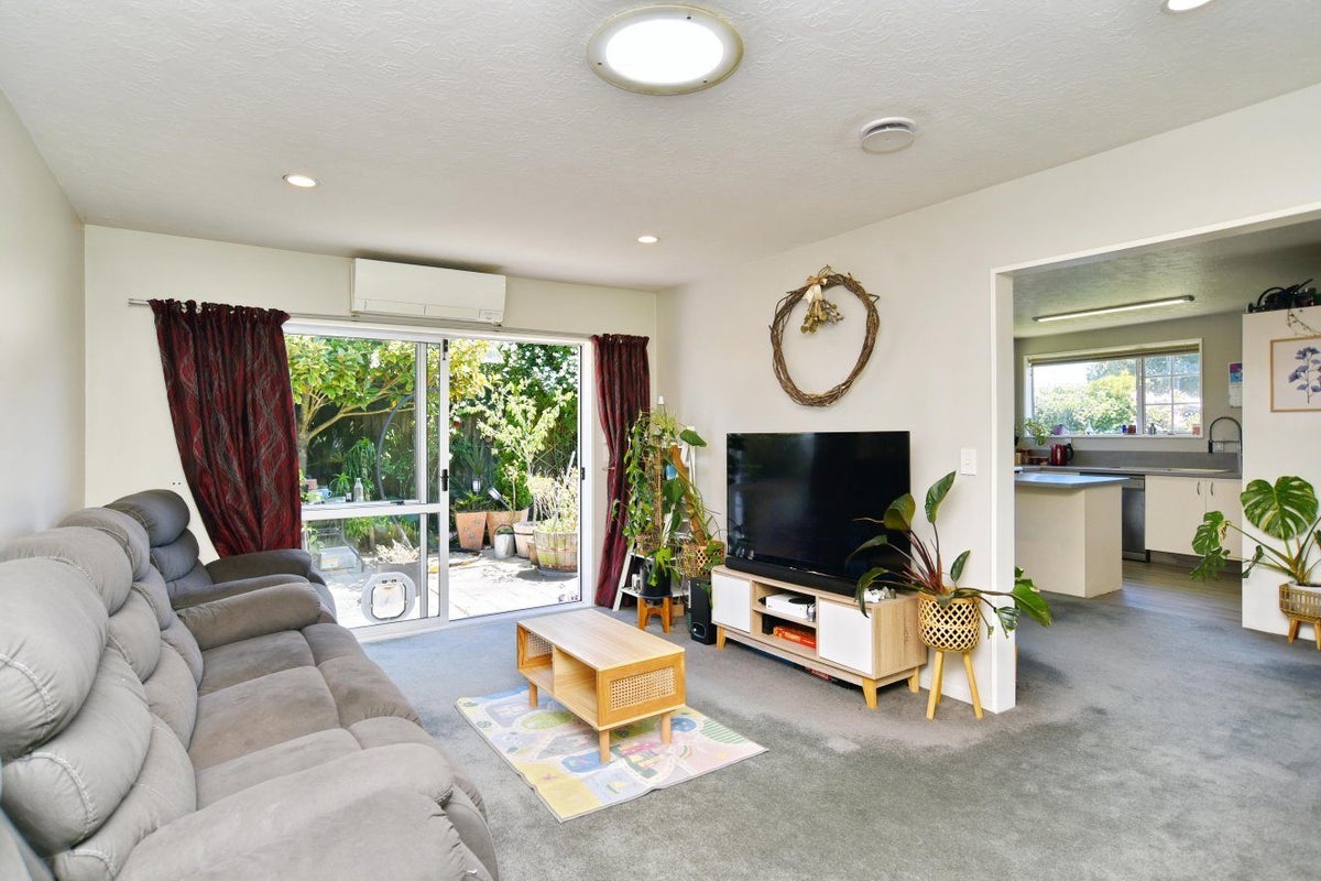 125 Sawyers Arms Road, Northcote, Christchurch - Carousel 2