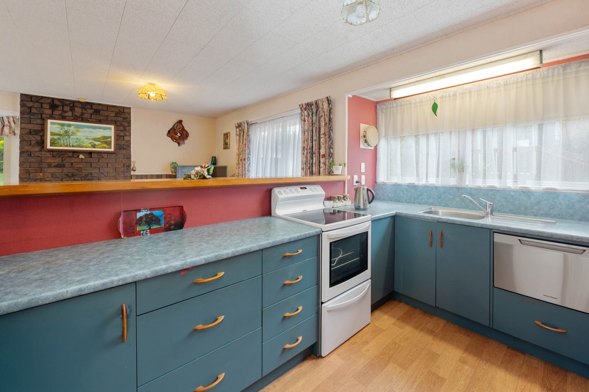 15 Tawavale Street, Pukehangi, Rotorua - Carousel 1