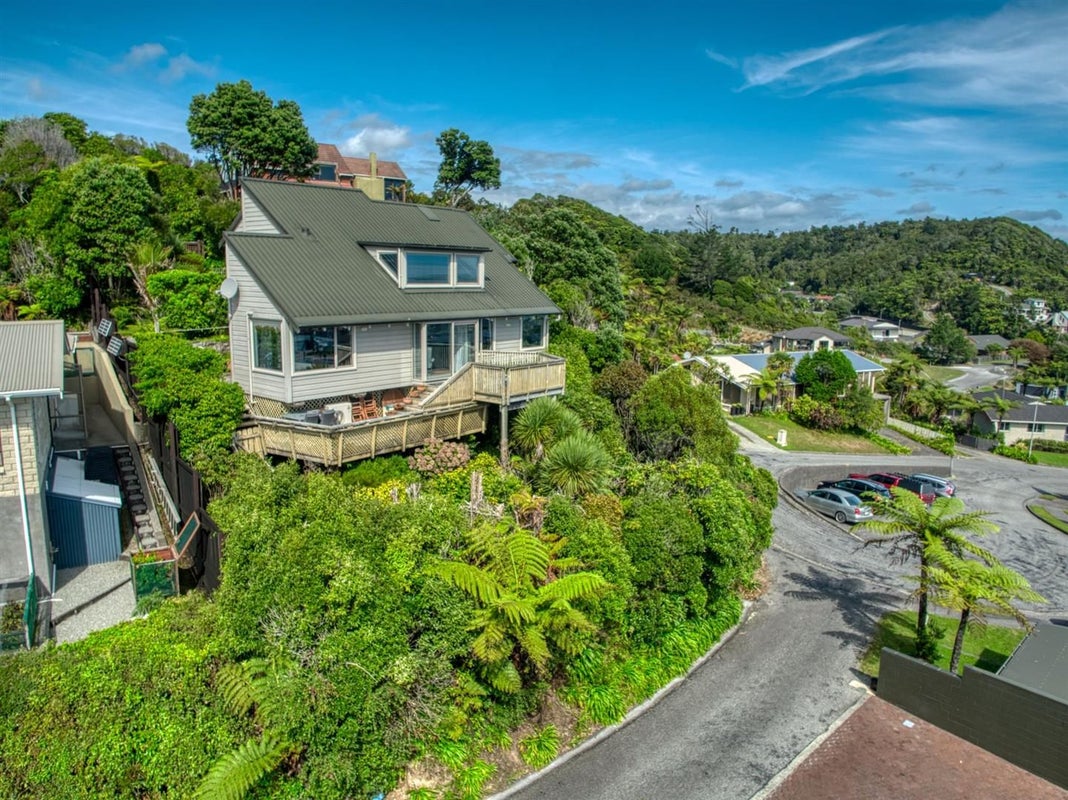 14 Stanton Crescent, Karoro, Greymouth - Carousel 2