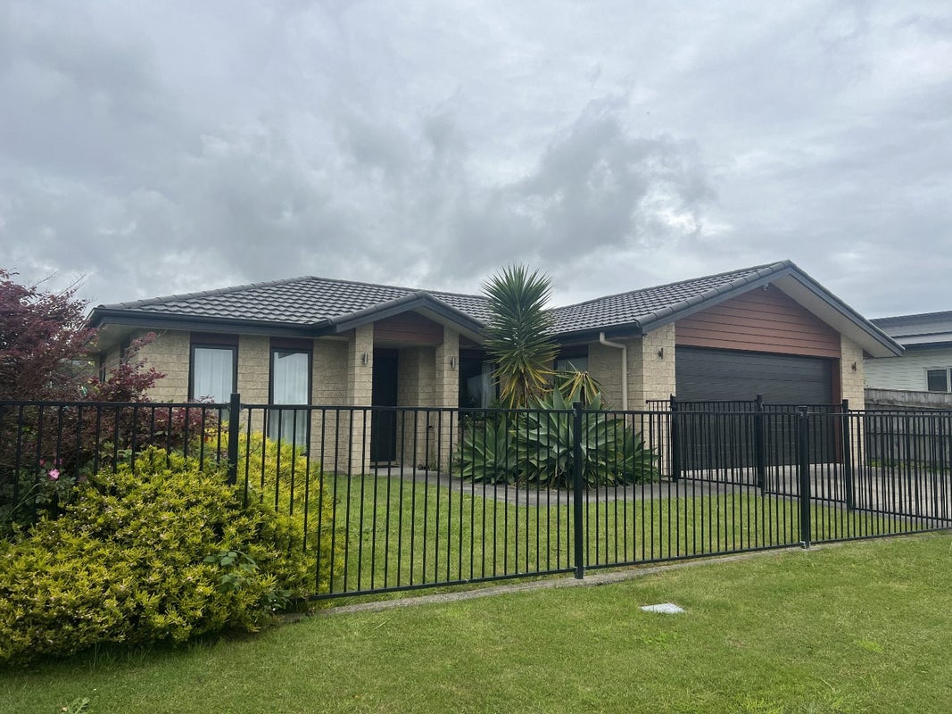 23 Dal Din Drive, Otaki - Carousel 1