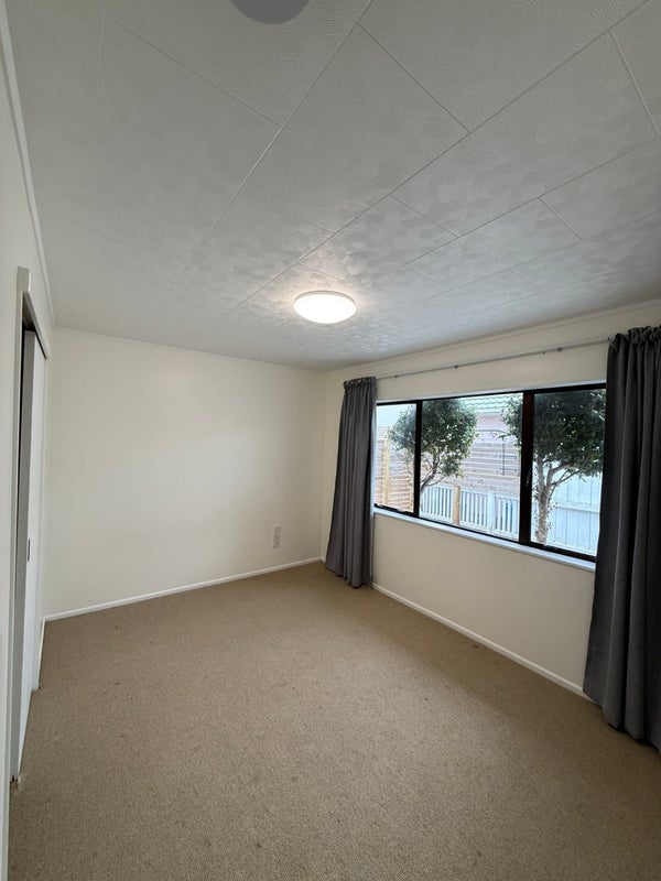 5/9 Kelvin Place, Westown, New Plymouth - Carousel 2