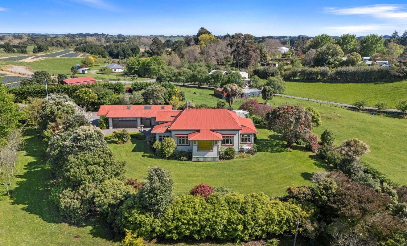 18 Heatherlea Road, LEVIN, Levin - Carousel 1