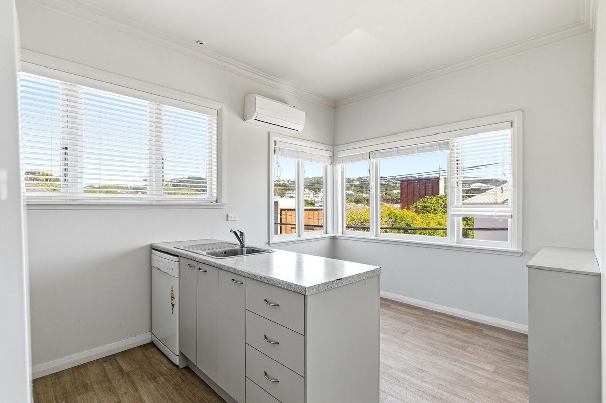 44 Ellice Street, Mount Victoria, Wellington - Carousel 1