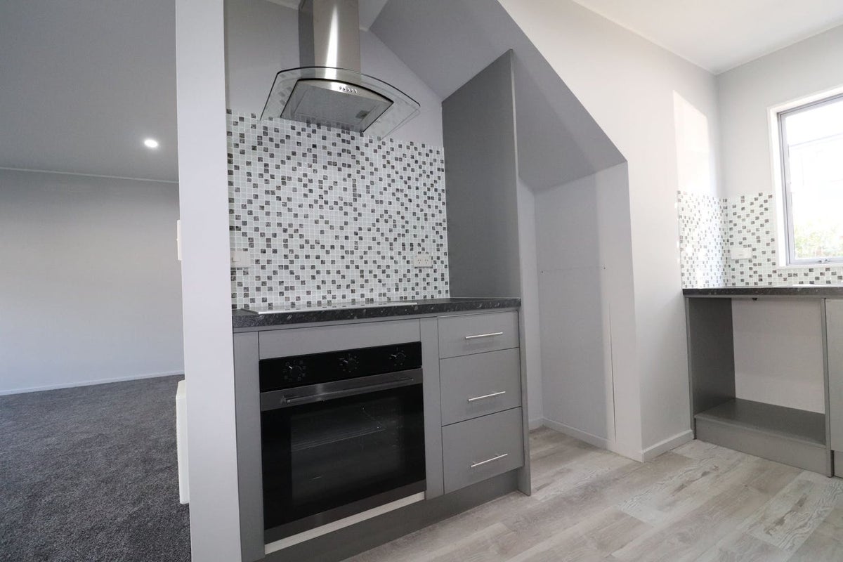 6/336 Lincoln Road, Addington, Christchurch - Carousel 1