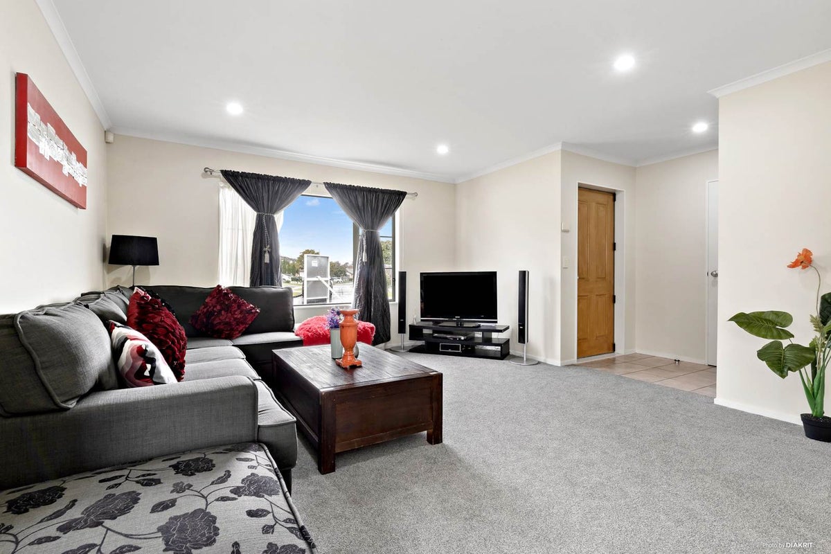 5 Villino Place, Randwick Park, Auckland - Carousel 1