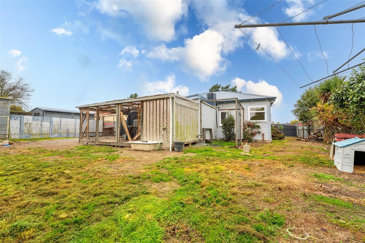 72 Waimate Highway, St Andrews - Carousel 21