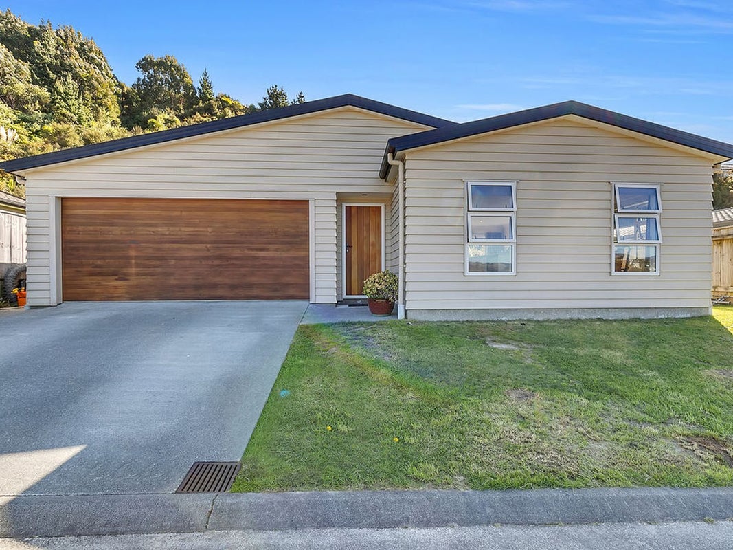 10 Moonraker Place, Whitby, Porirua - Carousel 1