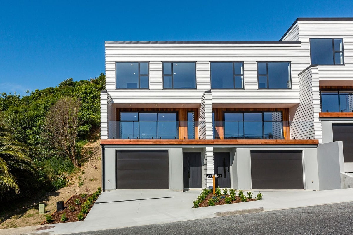 47D Spyglass Lane, Whitby, Porirua - Carousel 1