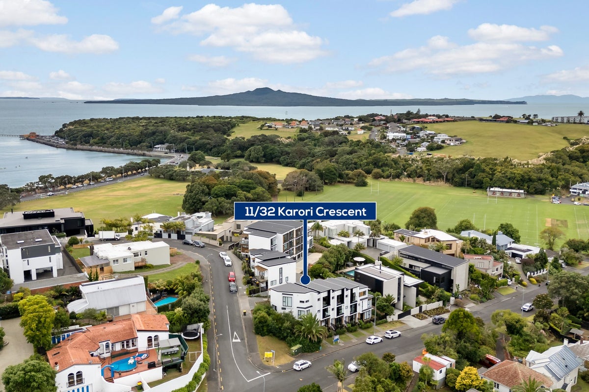 11/32 Karori Crescent, Orakei, Auckland - Carousel 2