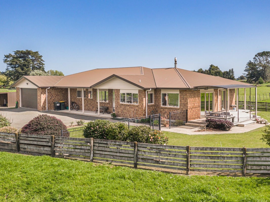 514 Arapaepae Road, OHAU, LEVIN - Carousel 1