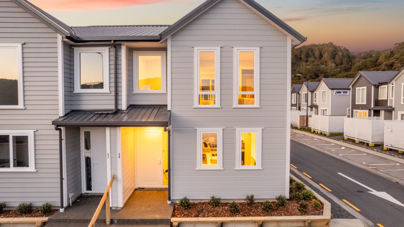 42 Te Ara o Puakawe, Wainuiomata, Lower Hutt - Carousel 1