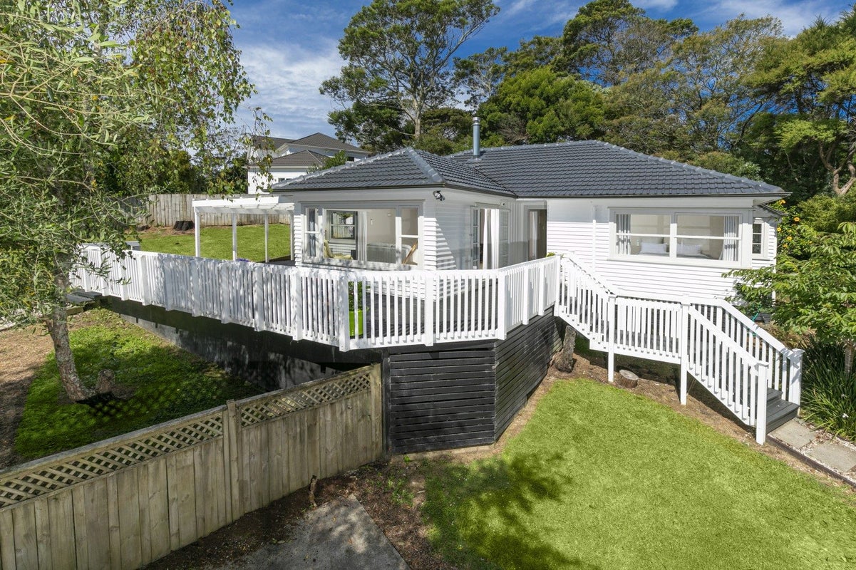 9 The Close, Greenhithe, Auckland - Carousel 1