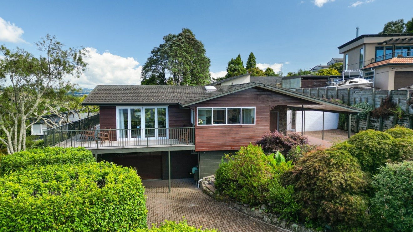 6 Pah Road, Kawaha Point, Rotorua - Carousel 2