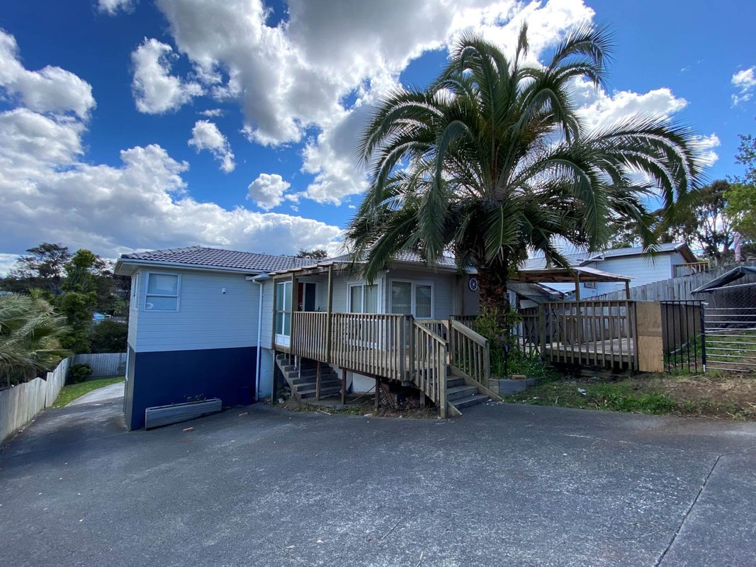 19 Cheval Drive, Totara Vale, Auckland - Carousel 2