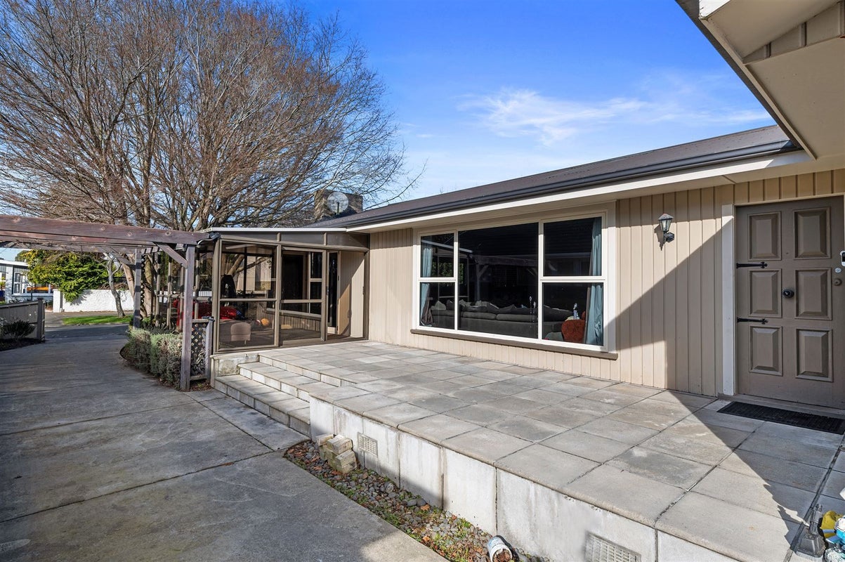 41 Burnside Crescent, Burnside, Christchurch - Carousel 1