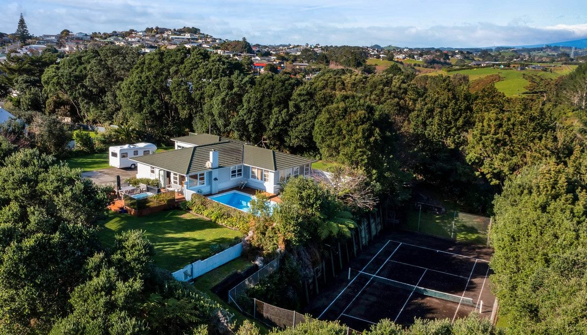 142A Ngamotu Road, Spotswood, New Plymouth - Carousel 1