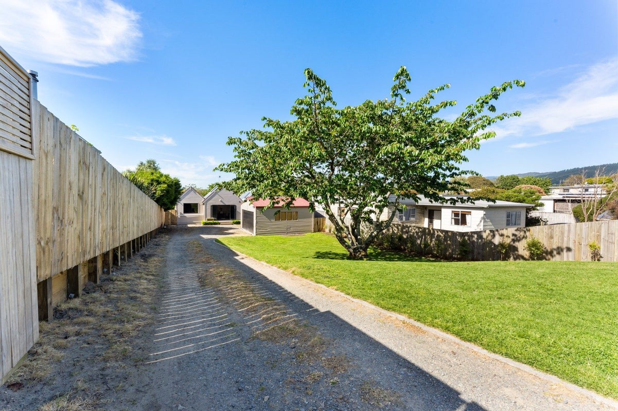 28 Kaka Road, Raumati Beach, Paraparaumu - Carousel 2