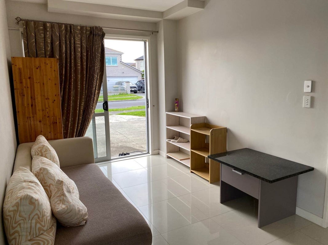 2 Coolaghy Drive, Flat Bush, Auckland - Carousel 2