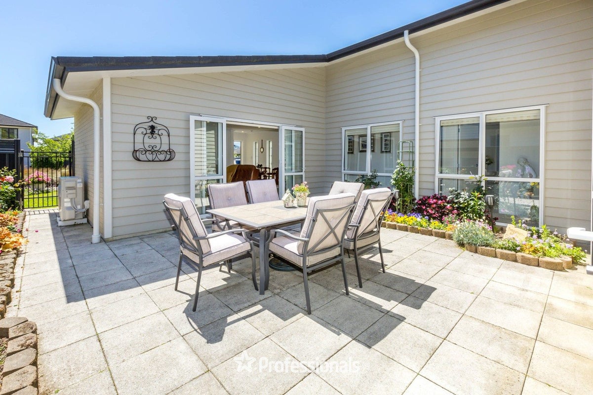 13 Somerby Mews, Silverstream, Upper Hutt - Carousel 2