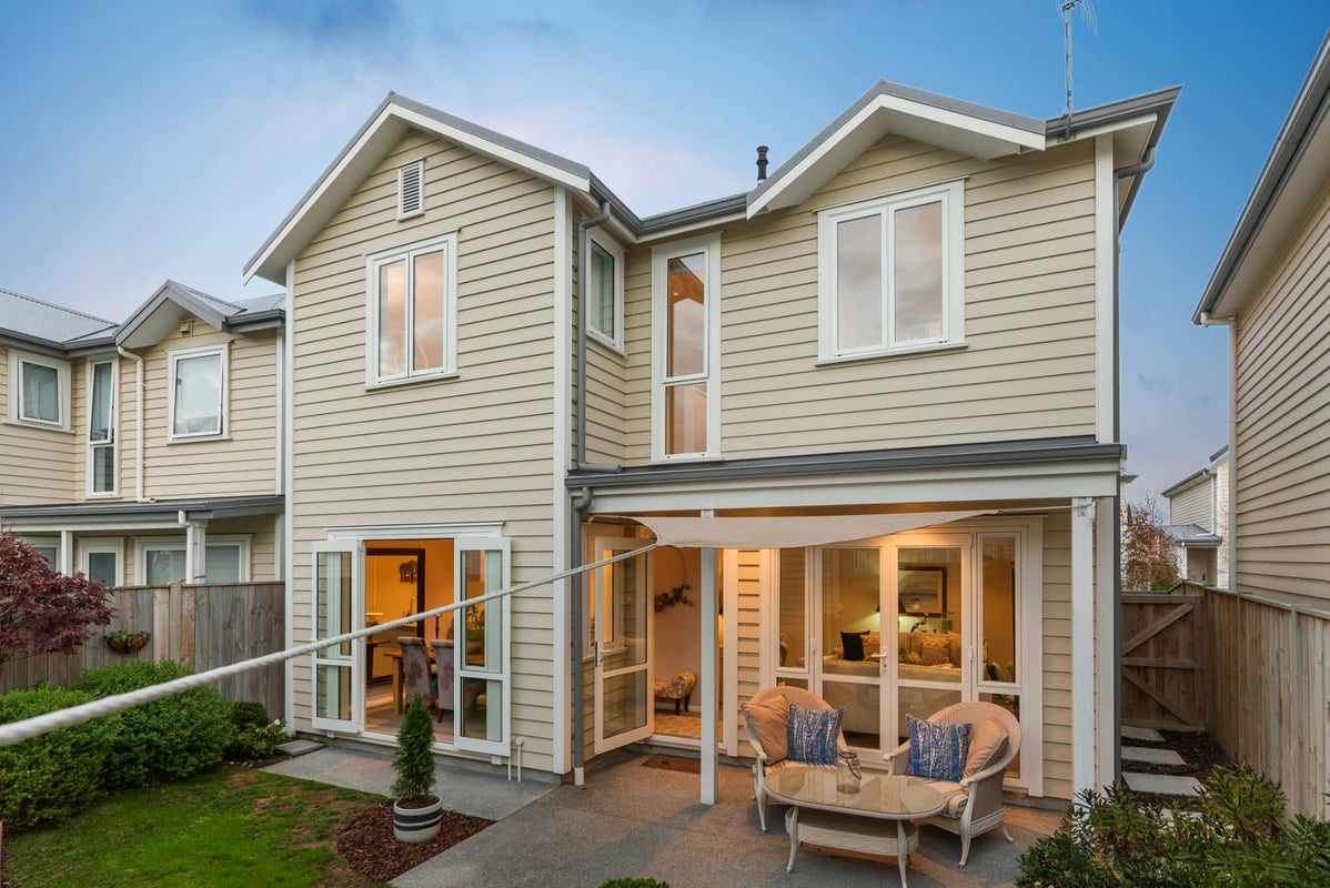 22 Warbler Crescent, Papakura, Papakura - Carousel 1