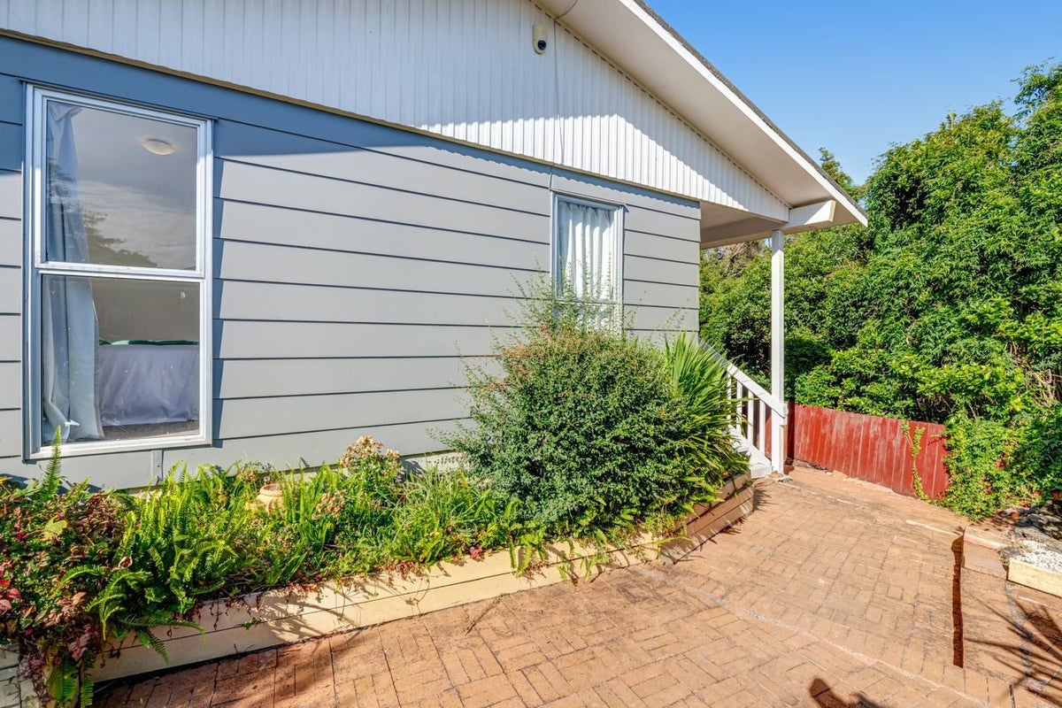 12 Simon Ellice Drive, Bayview, Auckland - Carousel 1