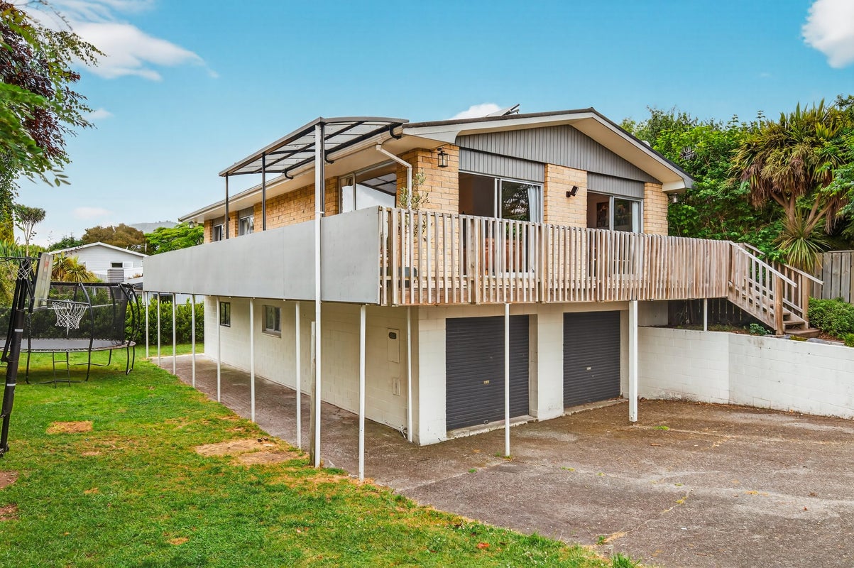 1/16 Sunset Street, Hilltop, Taupo - Carousel 2