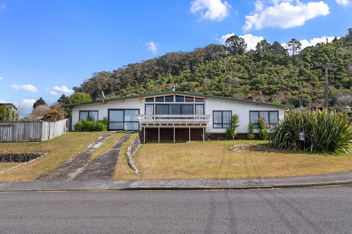 73 Kea Street, Selwyn Heights, Rotorua - Carousel 1