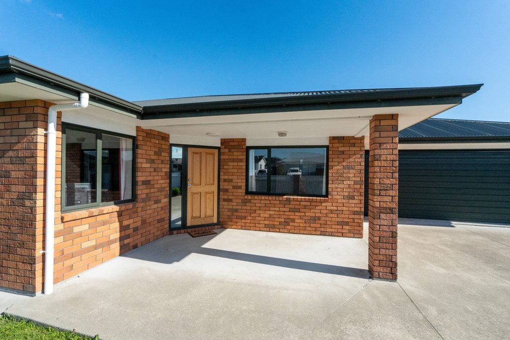 83 Roberts Line, Kelvin Grove, Palmerston North - Carousel 2