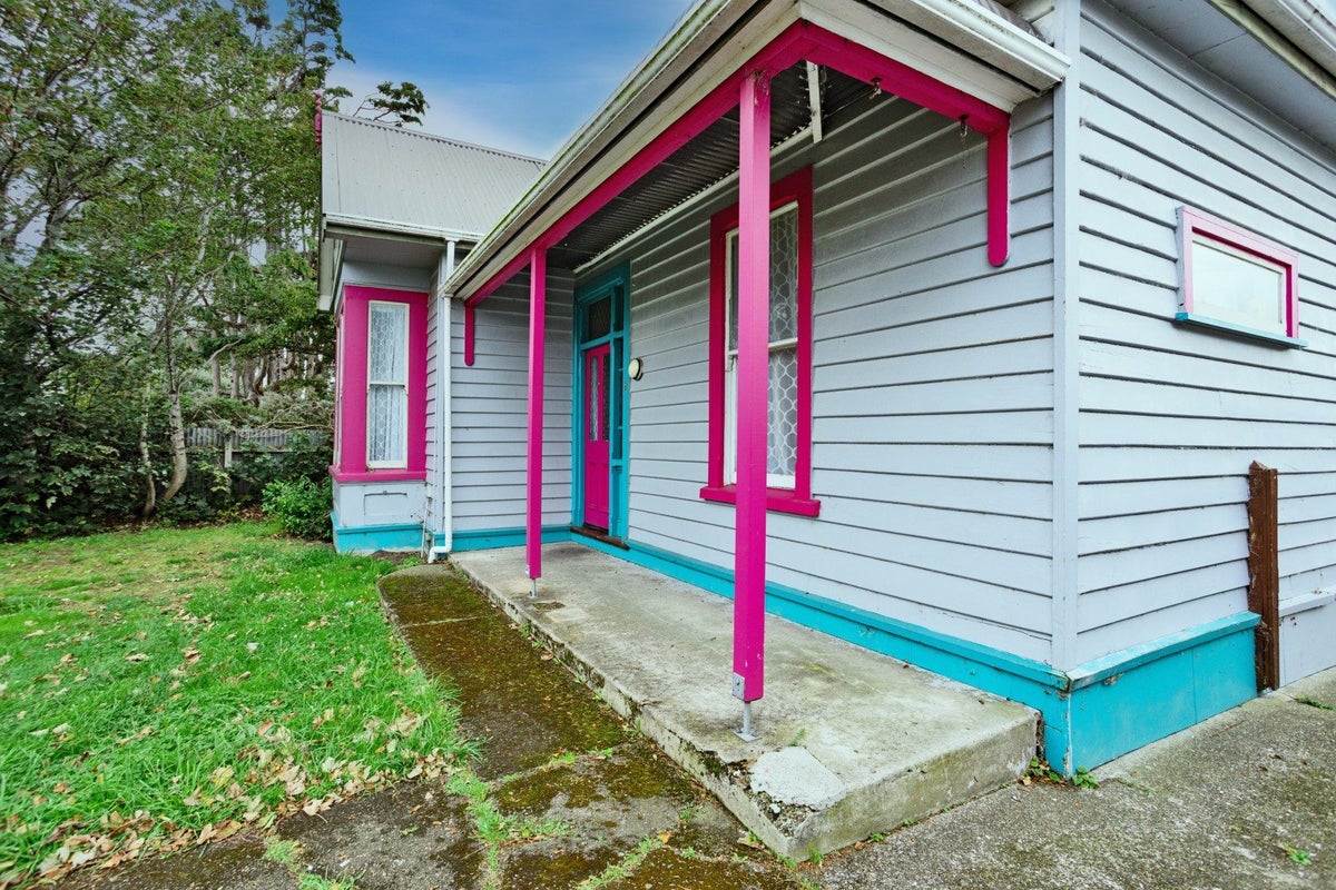8 Centre Street, Strathern, Invercargill - Carousel 2