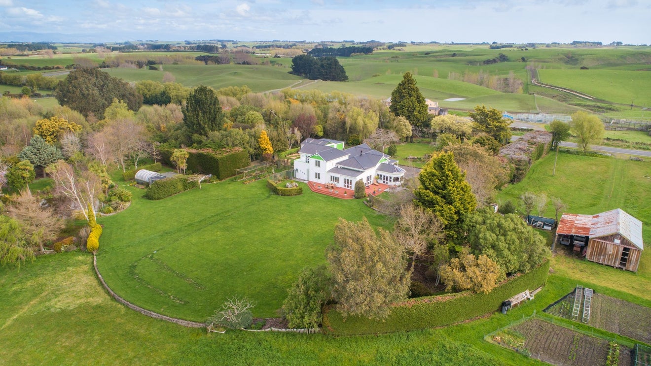 800 Halcombe Road, Halcombe, Feilding - Carousel 1