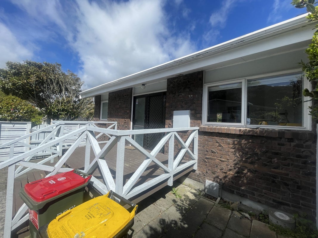 15 Burdendale Grove, Churton Park, Wellington - Carousel 2