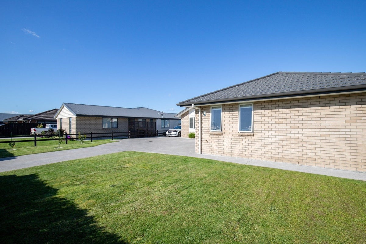 49 Benner Drive, Ngatea, Ngatea - Carousel 26