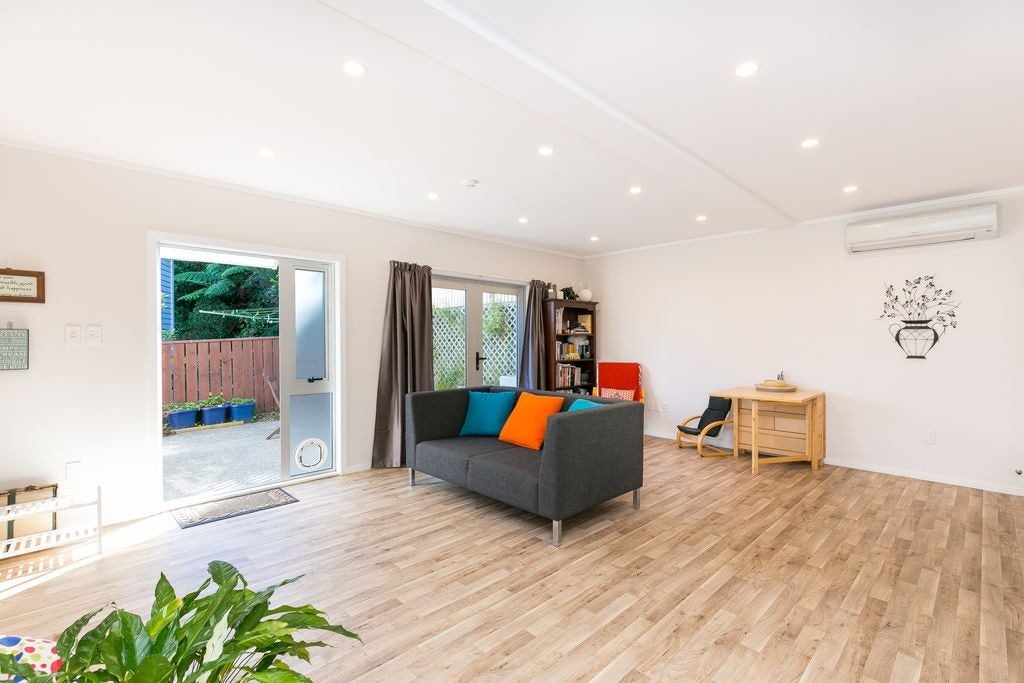 32 Glanmire Road, Newlands, Wellington - Carousel 2