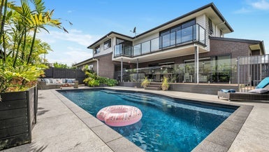 71 Seventh View Avenue, Beachlands, Auckland - Carousel 1