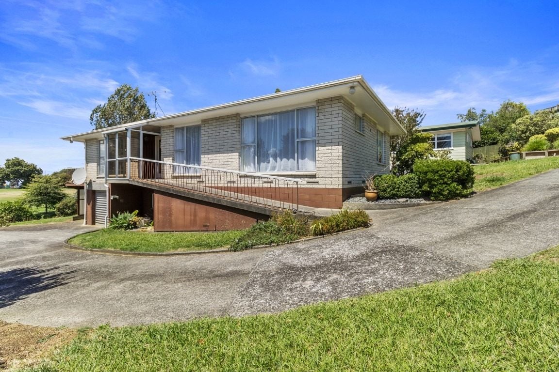 85 Tuhikaramea Road, Dinsdale, Hamilton - Carousel 1