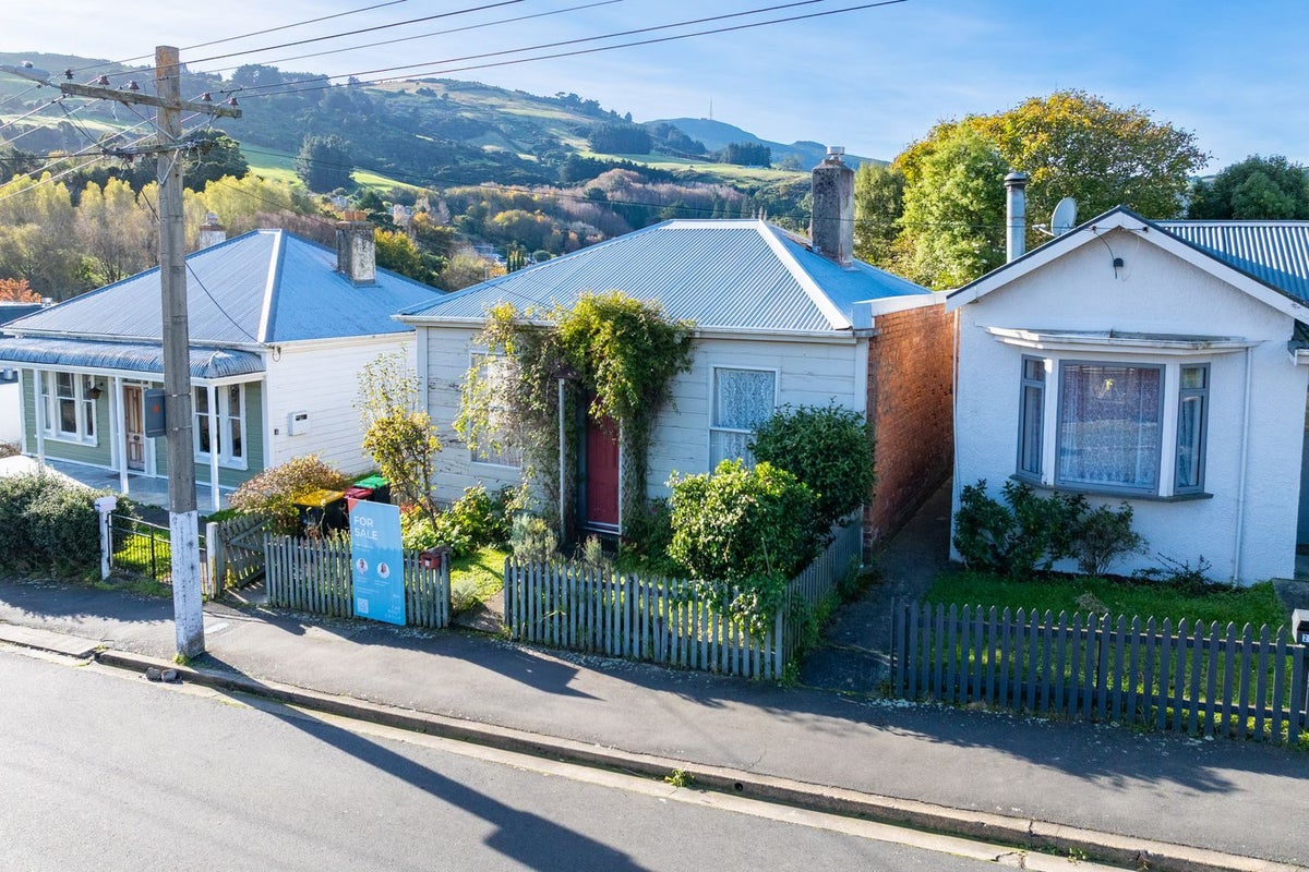 21 Baldwin Street, North East Valley, Dunedin - Carousel 22