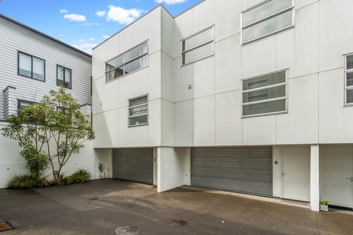 11D Garnet Road, Westmere, Auckland - Carousel 1