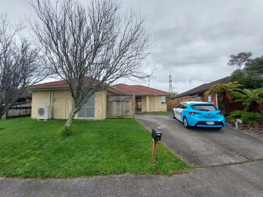 13 Saint Johns Avenue, Hamilton East, Hamilton - Carousel 14