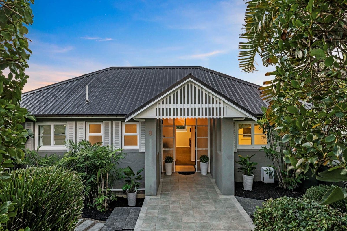 8 Robley Crescent, Glendowie, Auckland - Carousel 1