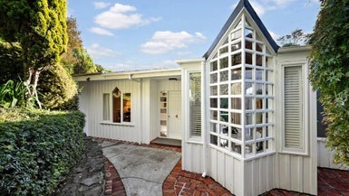 134 Donald Street, Karori, Wellington - Carousel 1