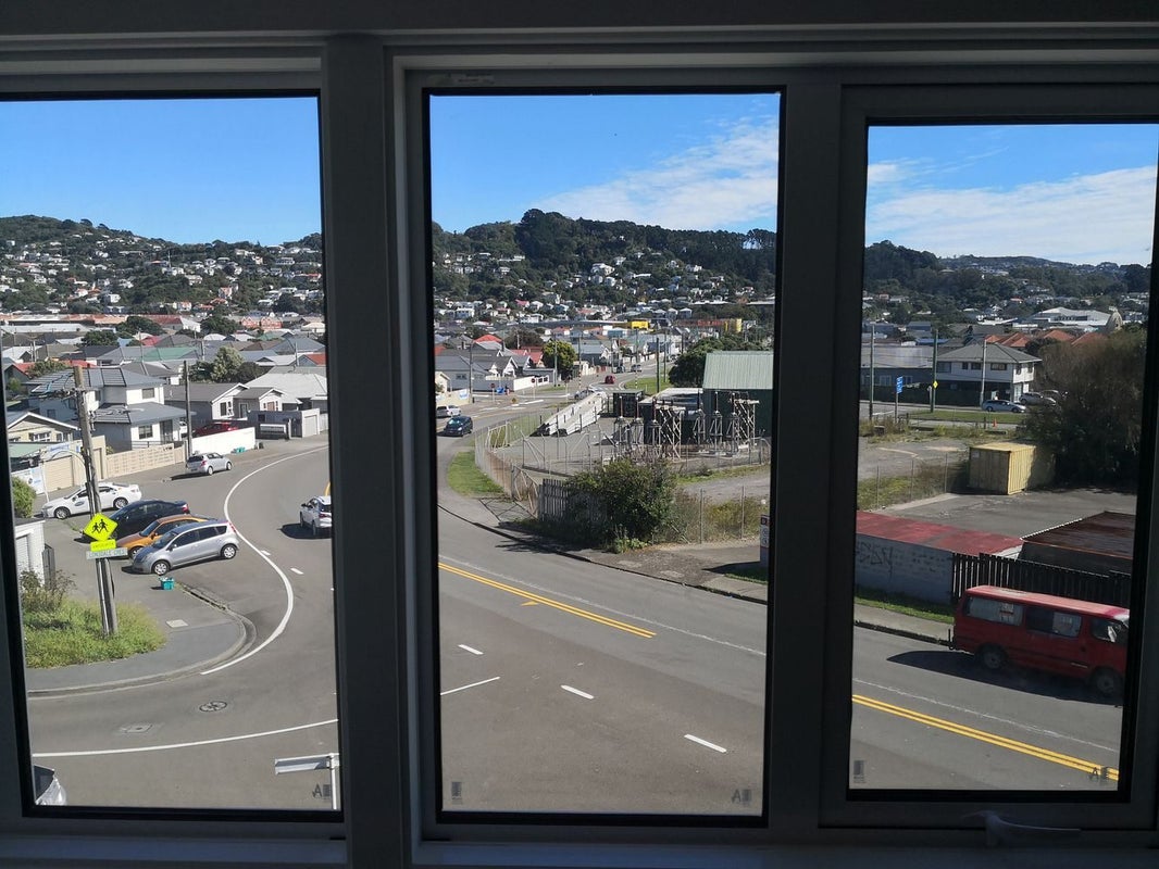 1A Lonsdale Crescent, Rongotai, Wellington - Carousel 1