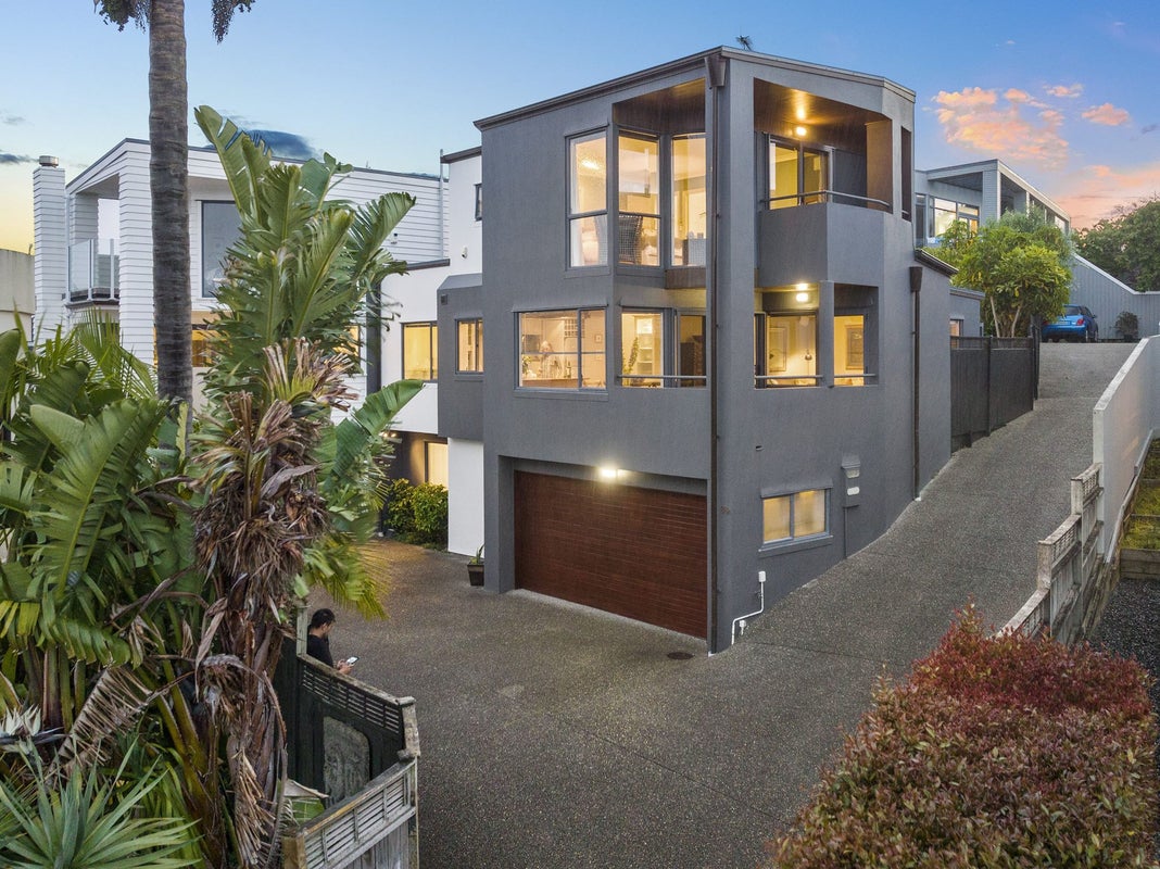 88A Kurahaupo Street, Orakei, Auckland - Carousel 1